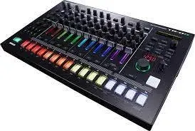 Roland TR-8S