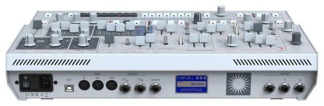 UDO Audio Super 6 Desktop
